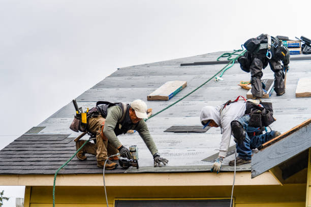 Professional Gutter Installation technician working in Edgemoor, SC